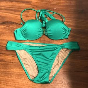 Victoria’s Secret bikini 32 B bra, medium bottoms emerald green NWOT